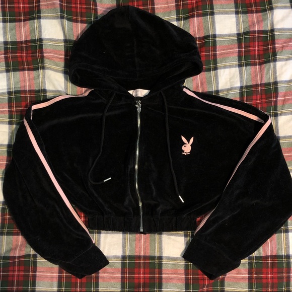 PLAYBOY X MISSGUIDED black velour cropped hoodie - Picture 5 of 6